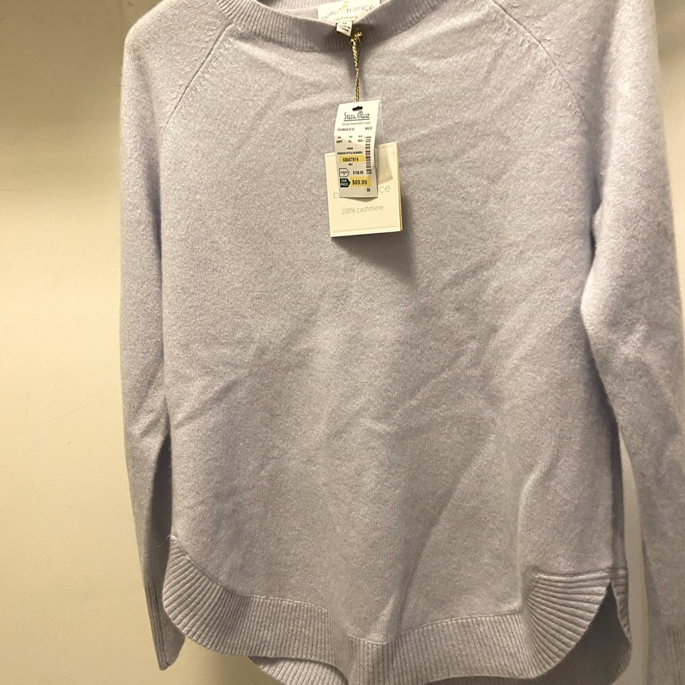 Sleek women’s Cashmere sweater